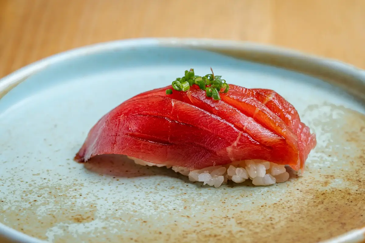 Nigiri tuńczyk nagosushi